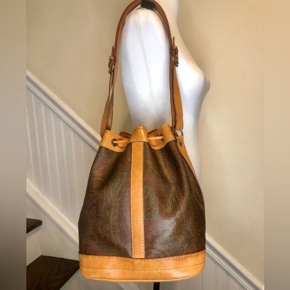 W ETRO Milano Red Paisley Vachetta Leather Drawstring Bucket Shoulder Bag - Picture 4 of 17